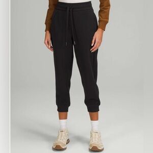 Lululemon Cropper Scuba Jogger